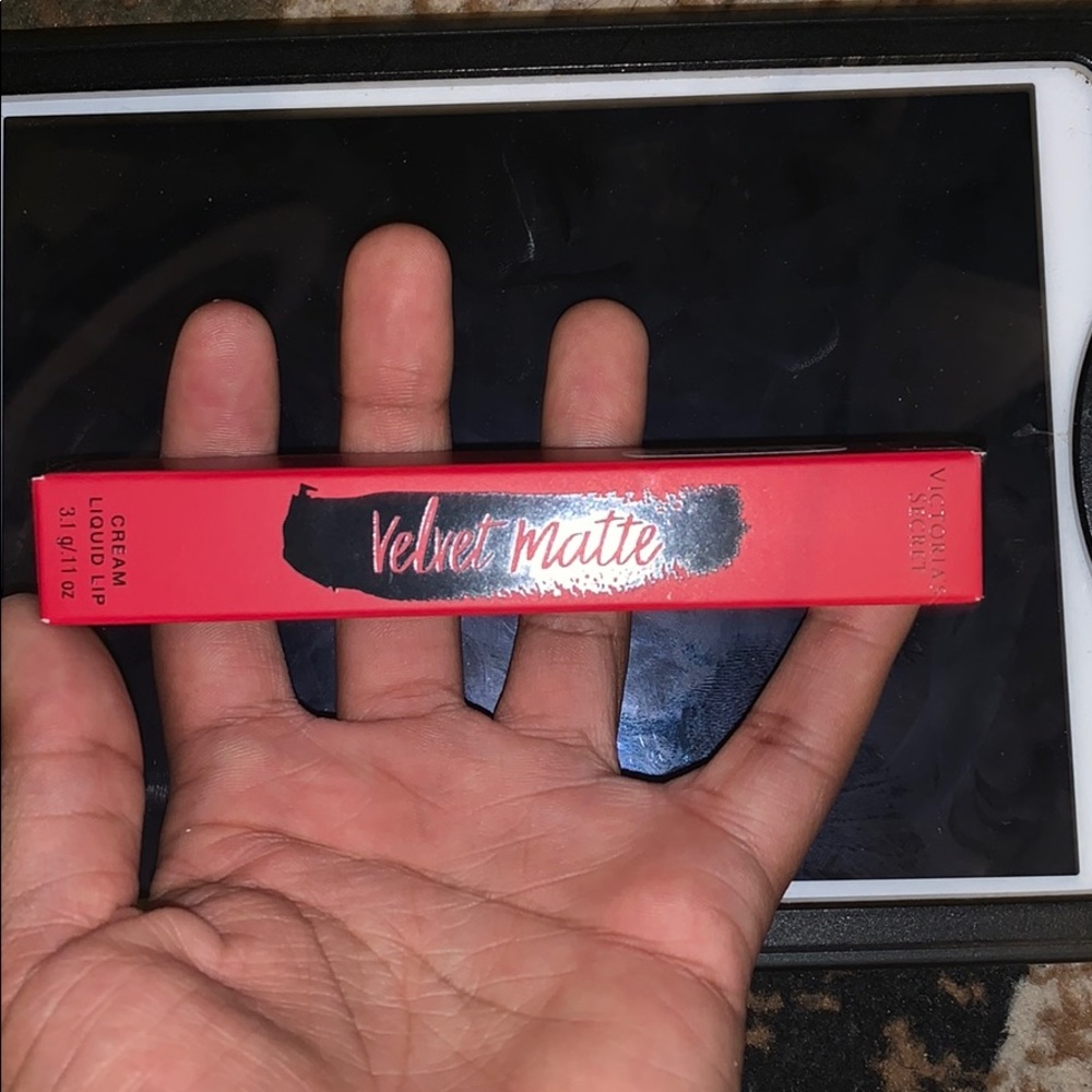 Cream liquid lip